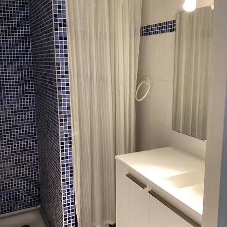 Le Serpent De شقة